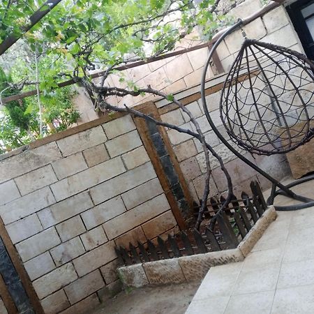 Flower 2 Jarash Exterior photo